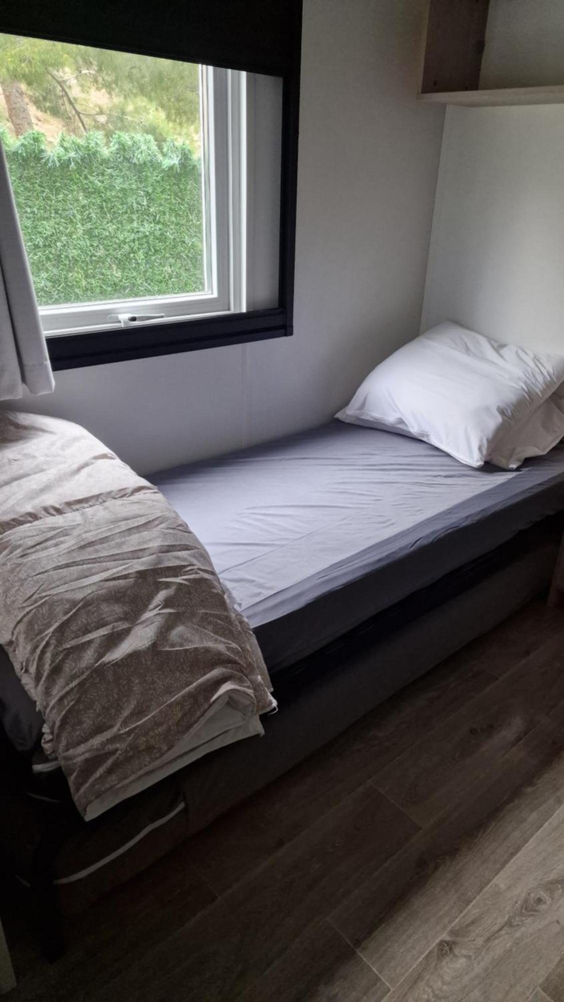 Mobilhome Clim Tele La Falaise 4 Etoiles Narbonne Bagian luar foto